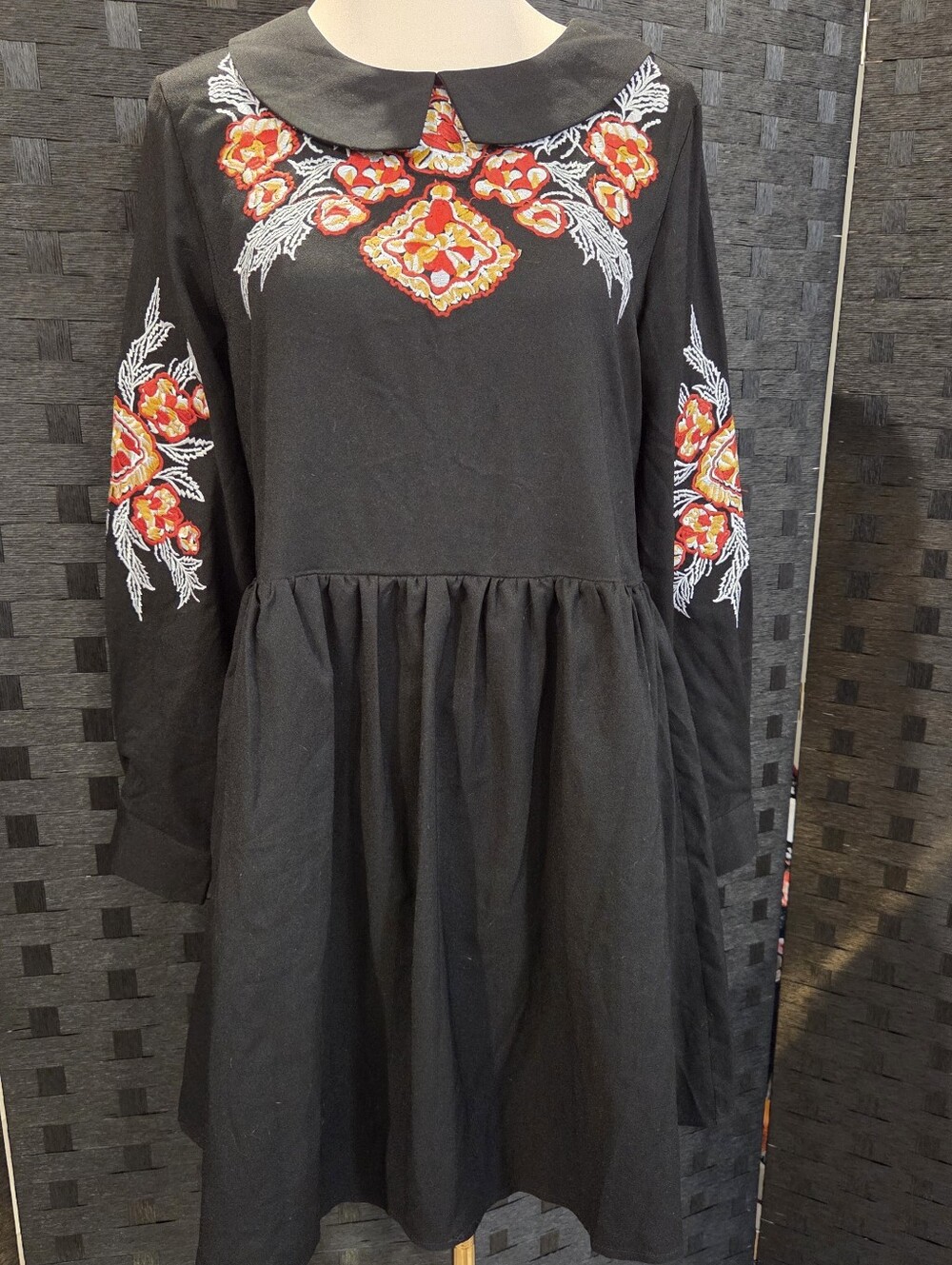 NWT Black Floral Embroidered Boho Long Sleeve Smock Mini Dress Small - Picture 3 of 15